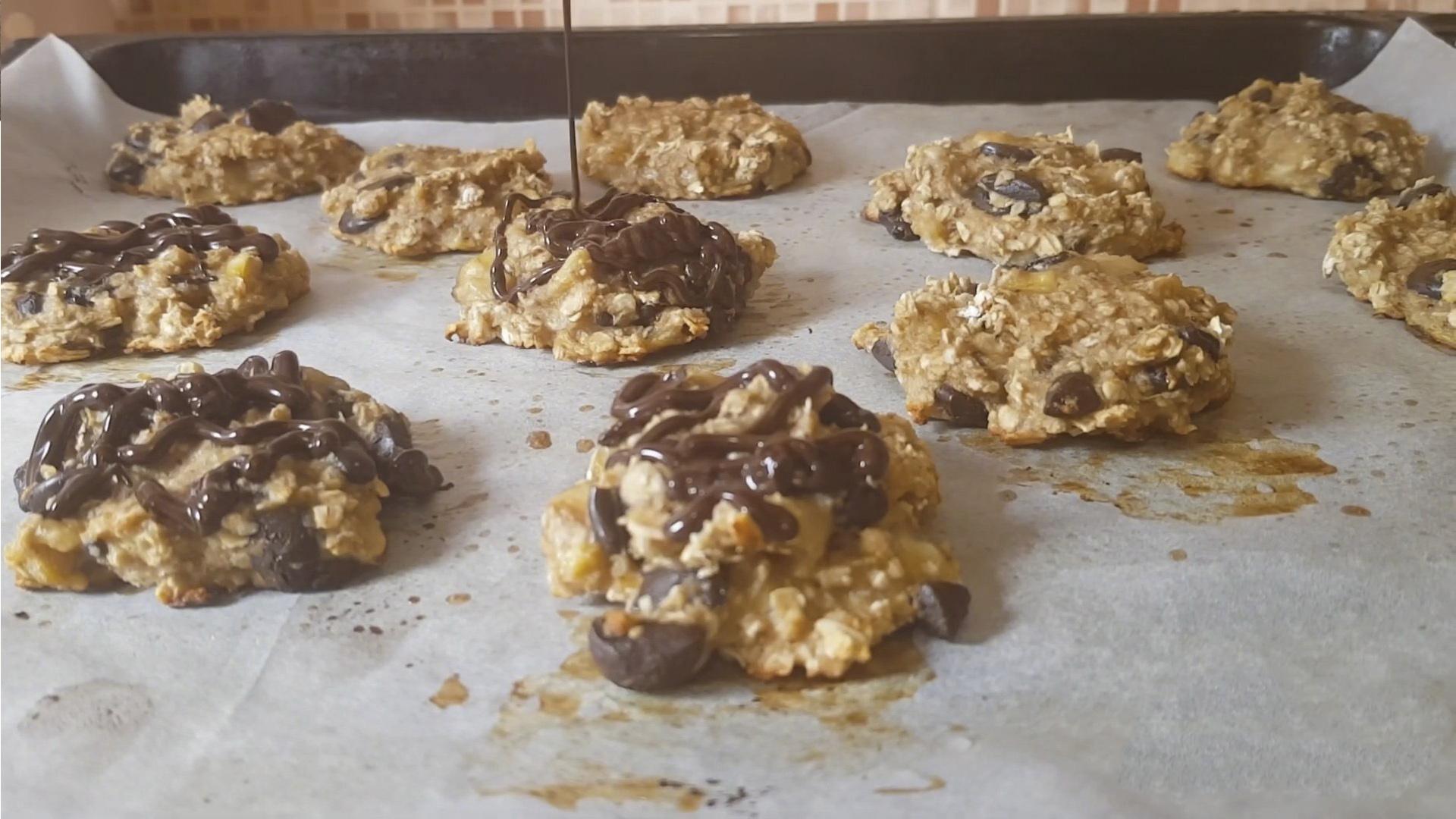 Recepta - Galetes de civada amb xips de plàtan i xocolata - Pas 6