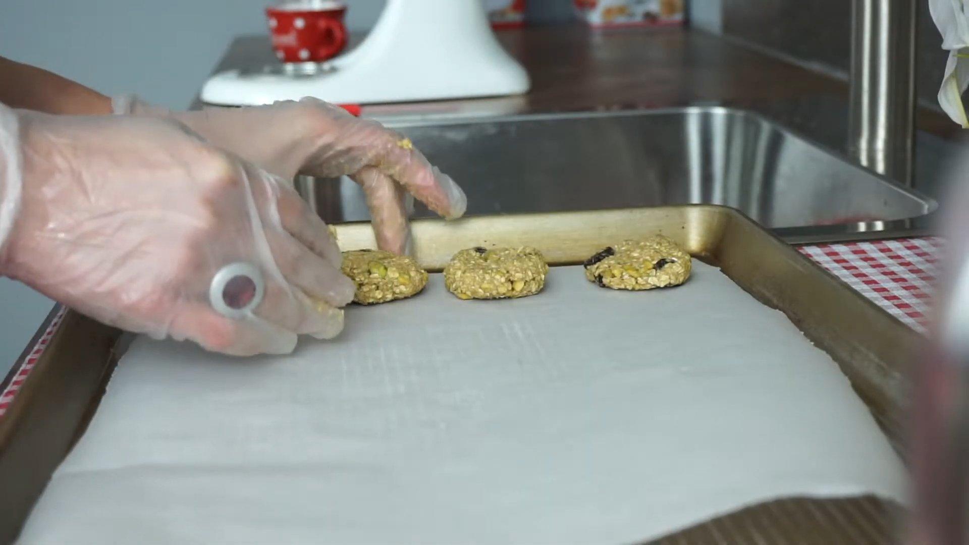 Recette - Biscuits gourmands à l'avoine et aux pistaches - Étape 5-2