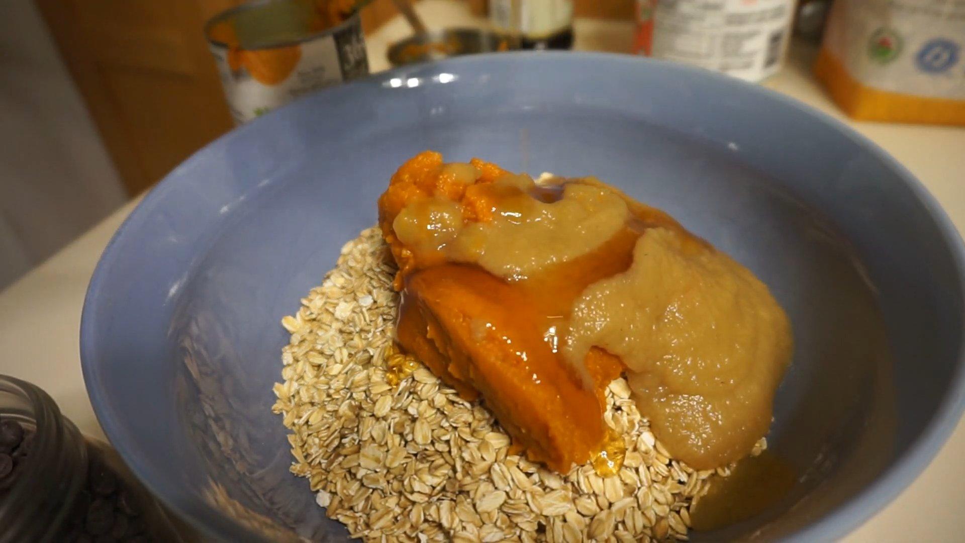 وصفة - كعكات الشوفان الصحية باليقطين والتفاح - الخطوة 3