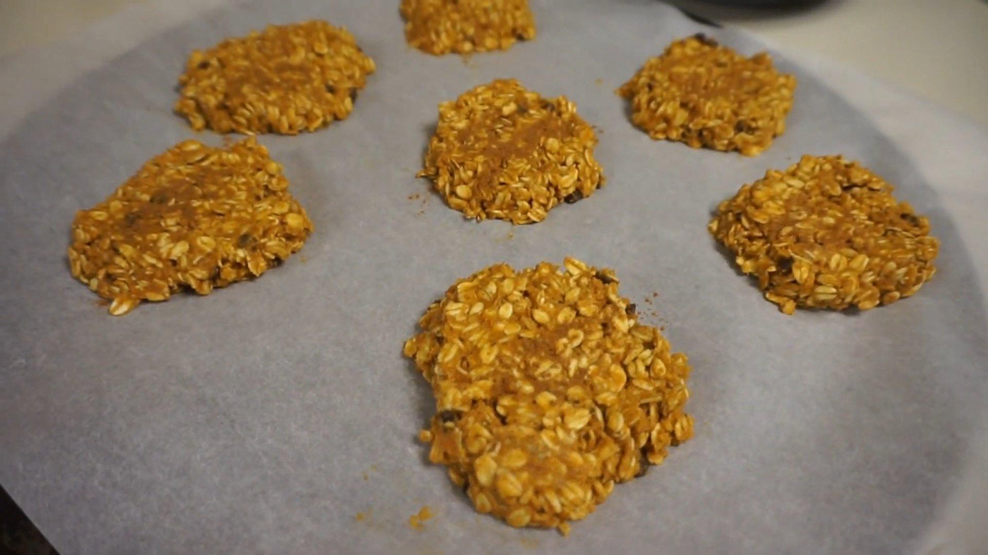 وصفة - كعكات الشوفان الصحية باليقطين والتفاح - الخطوة 7-2