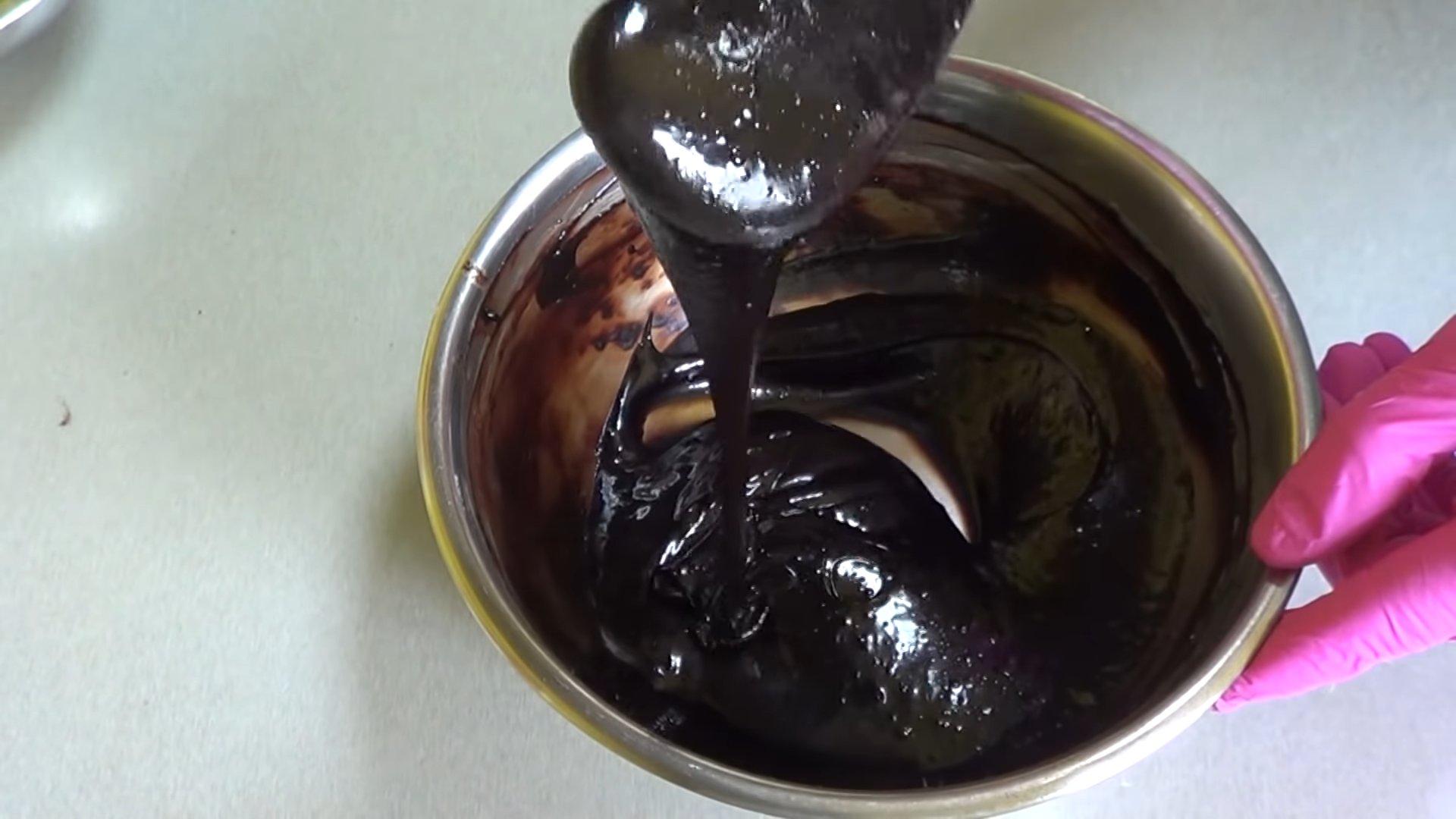 وصفة - تزيين كعكة كريمة الزبدة بالشوكولاتة - الخطوة 6