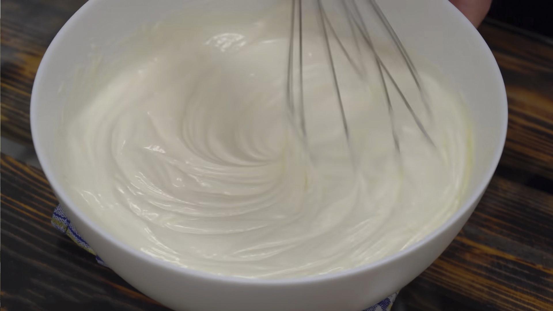 Rezept – Köstliche Sauerrahm für „Medovik“ – Schritt 4