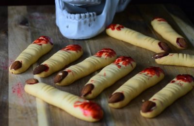 كعكات الهالوين على شكل أصابع الساحرة - صورة