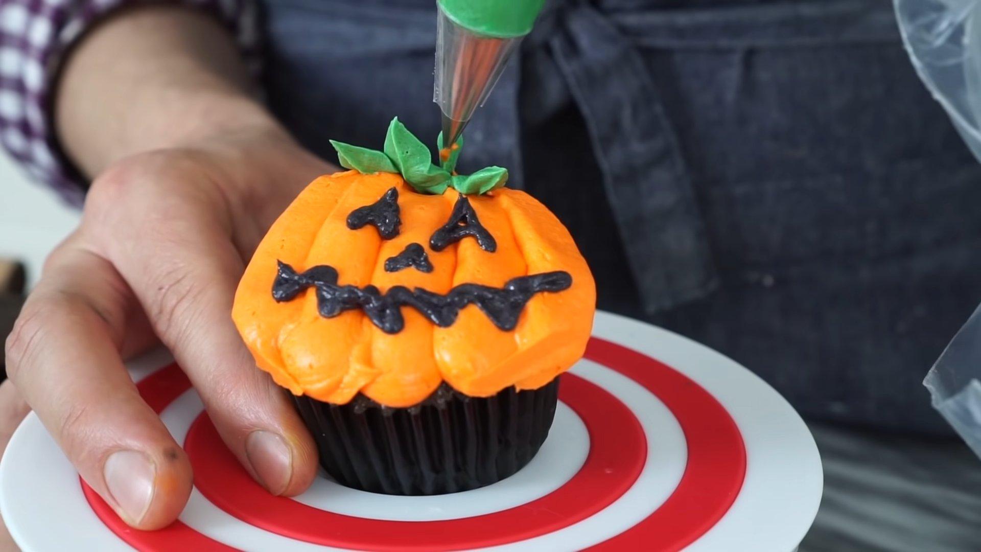 أفكار - كيفية تزيين كب كيك الهالوين - الصورة 1
