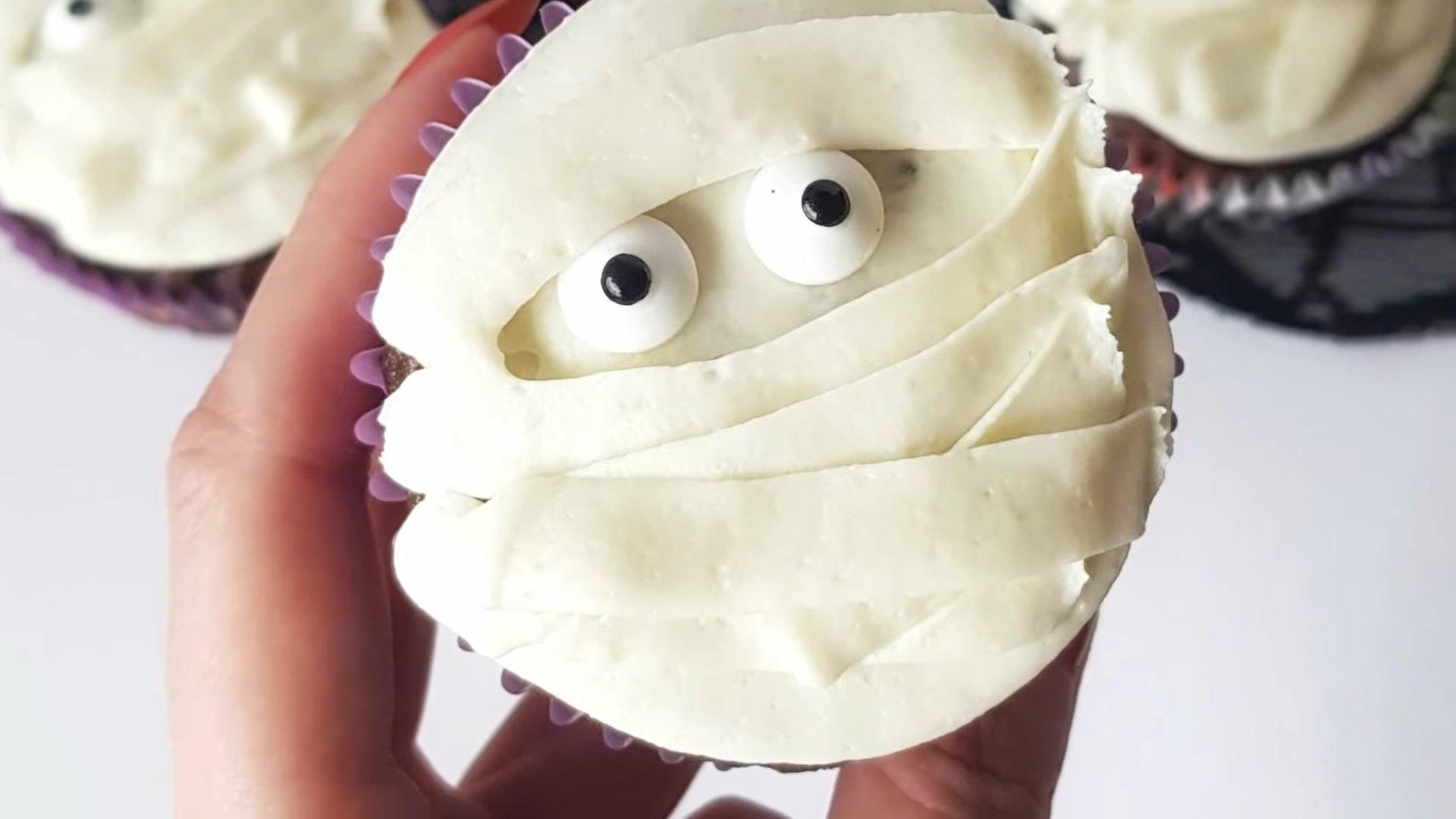 أفكار لتزيين كب كيك الهالوين - الصورة رقم ١٢