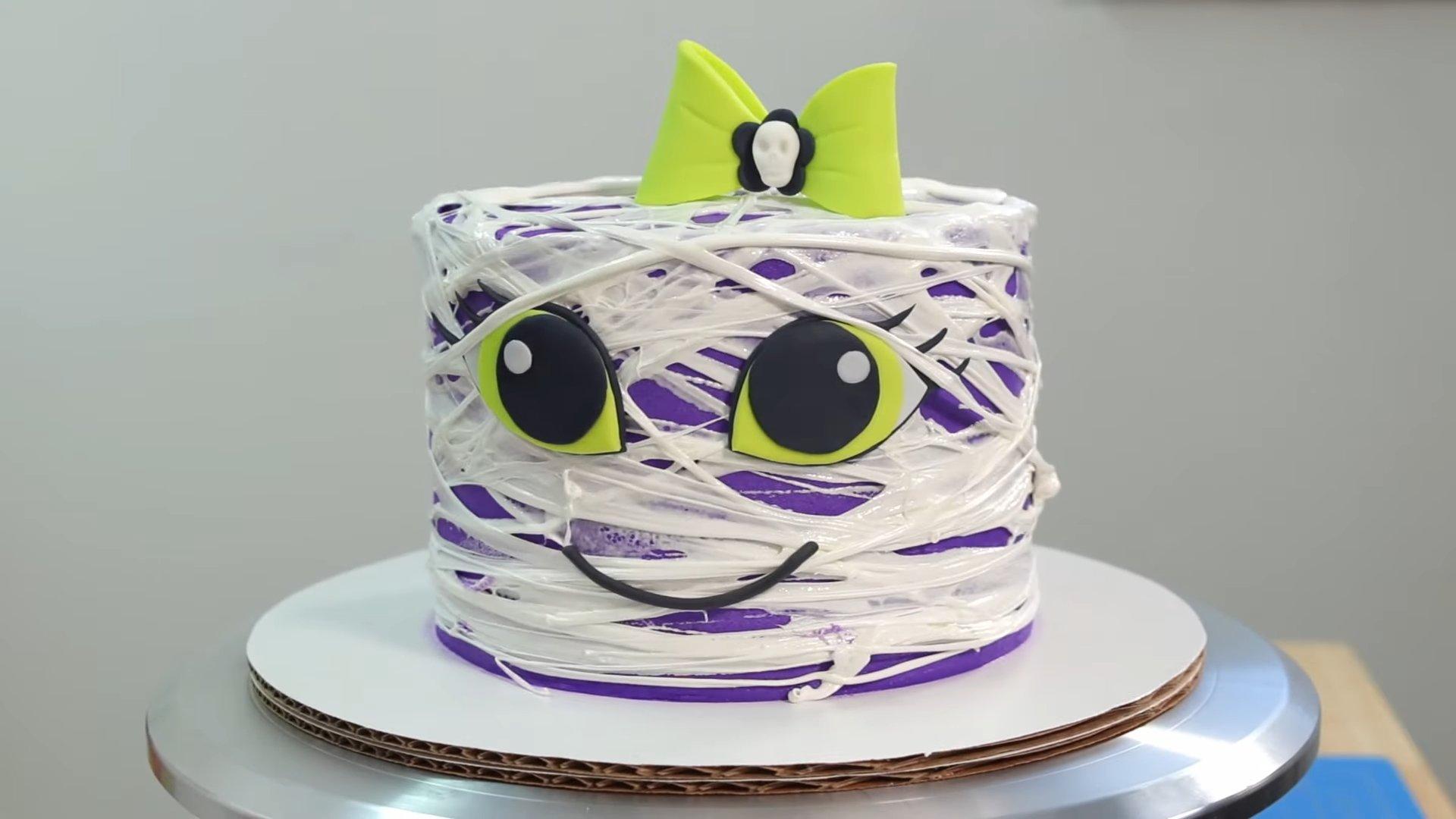 Idee per decorare torte di Halloween - Foto 26