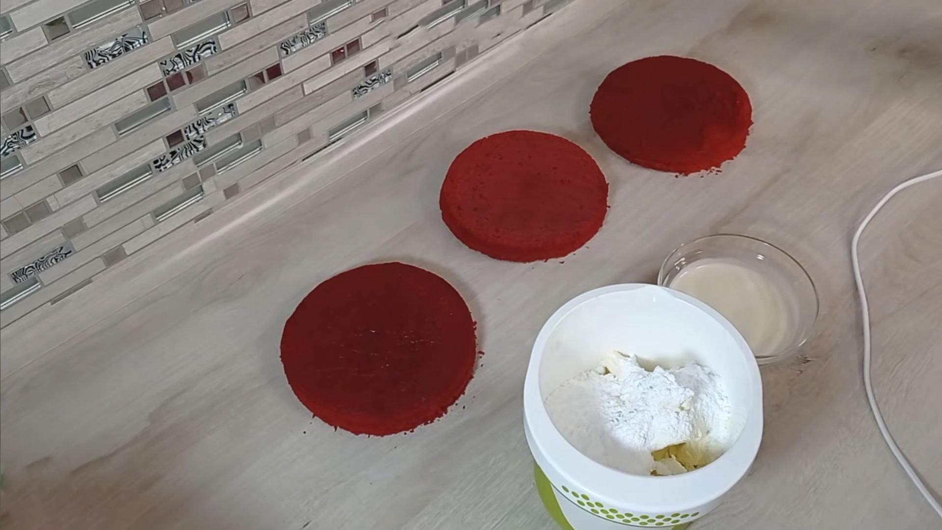 Rezept – Frischkäse mit Sahne für Red Velvet Cake – Schritt 2