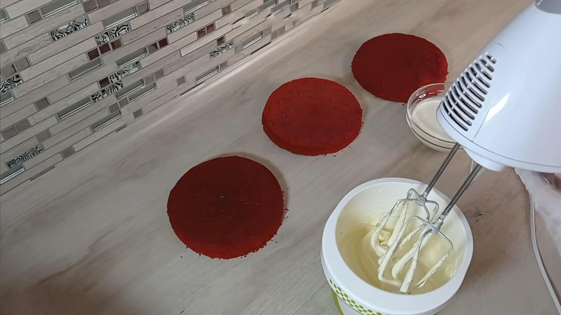 Rezept – Frischkäse mit Sahne für Red Velvet Cake – Schritt 3-2