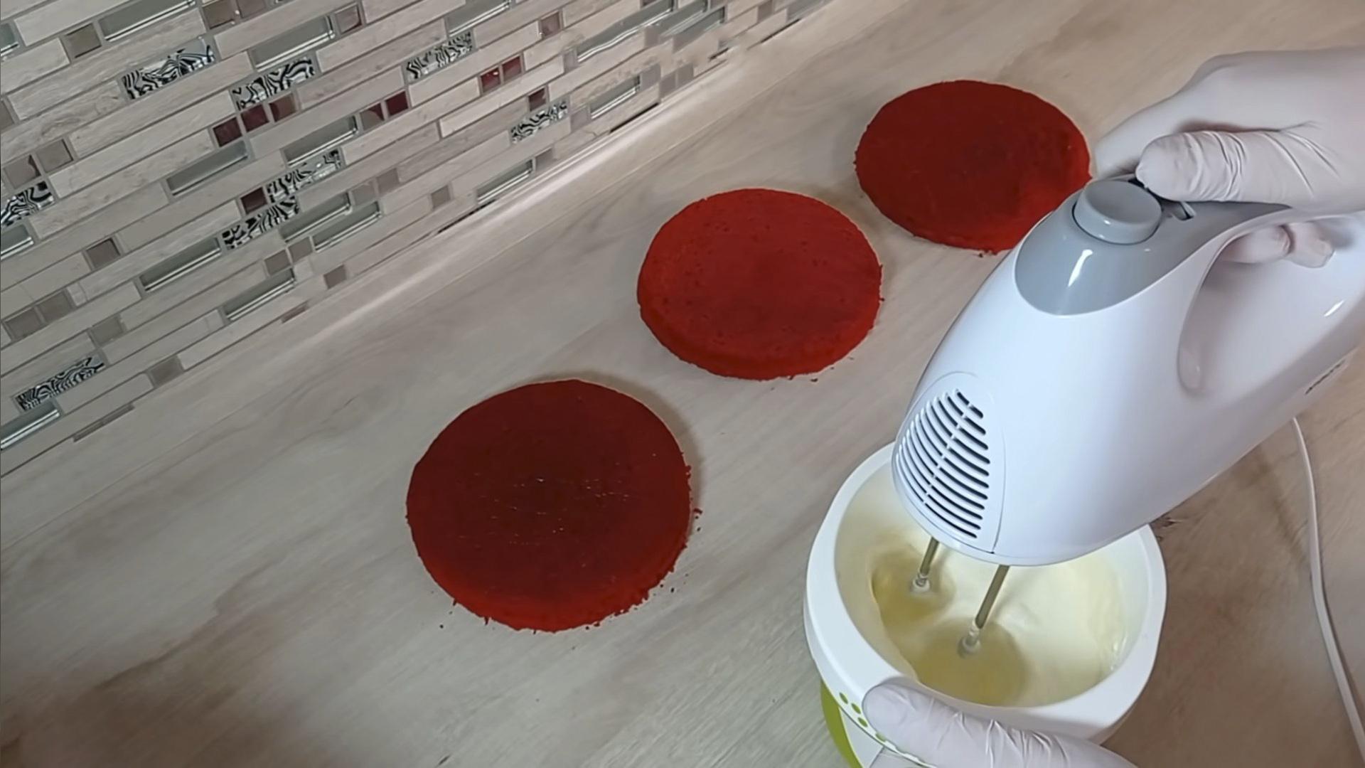 Rezept – Frischkäse mit Sahne für Red Velvet Cake – Schritt 5-1