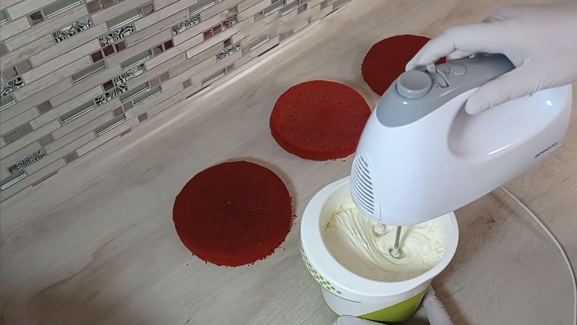 Rezept – Frischkäse mit Sahne für Red Velvet Cake – Schritt 5-2