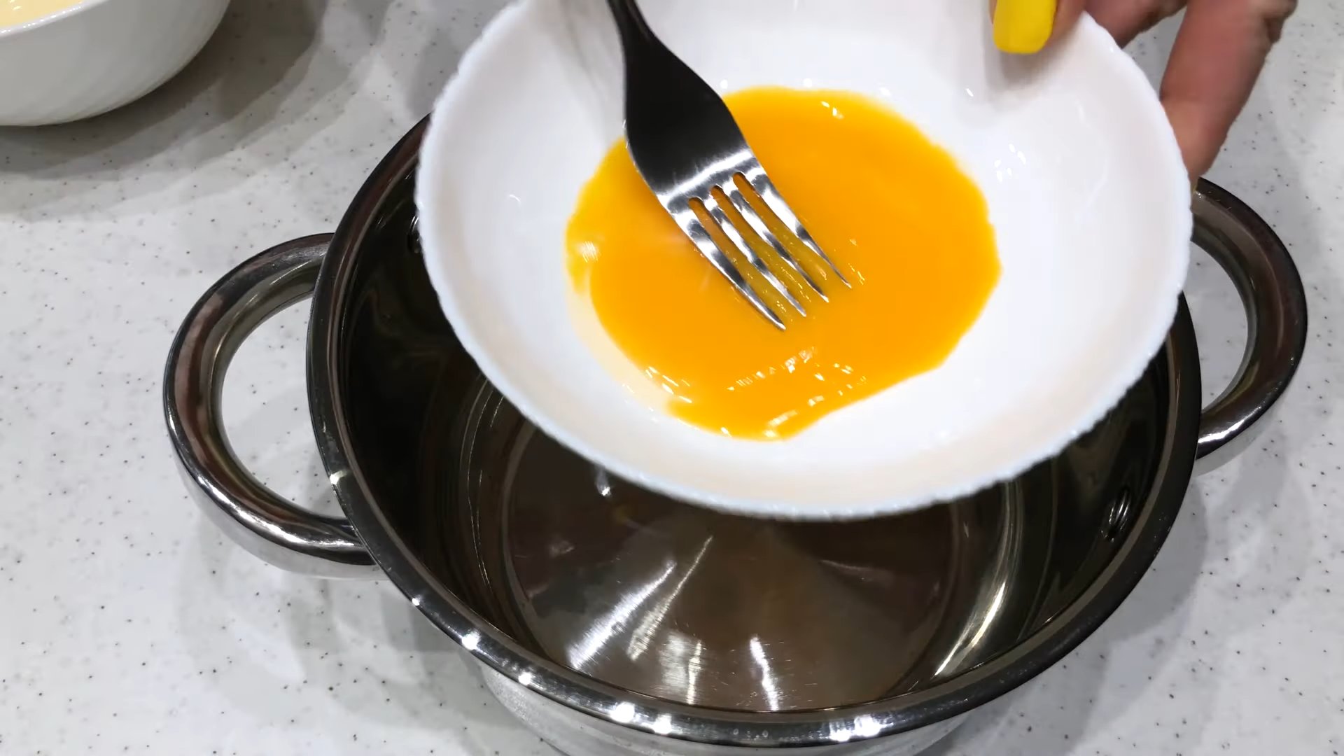 وصفة - كريمة بالحليب المكثف بدون زبدة - الخطوة 1