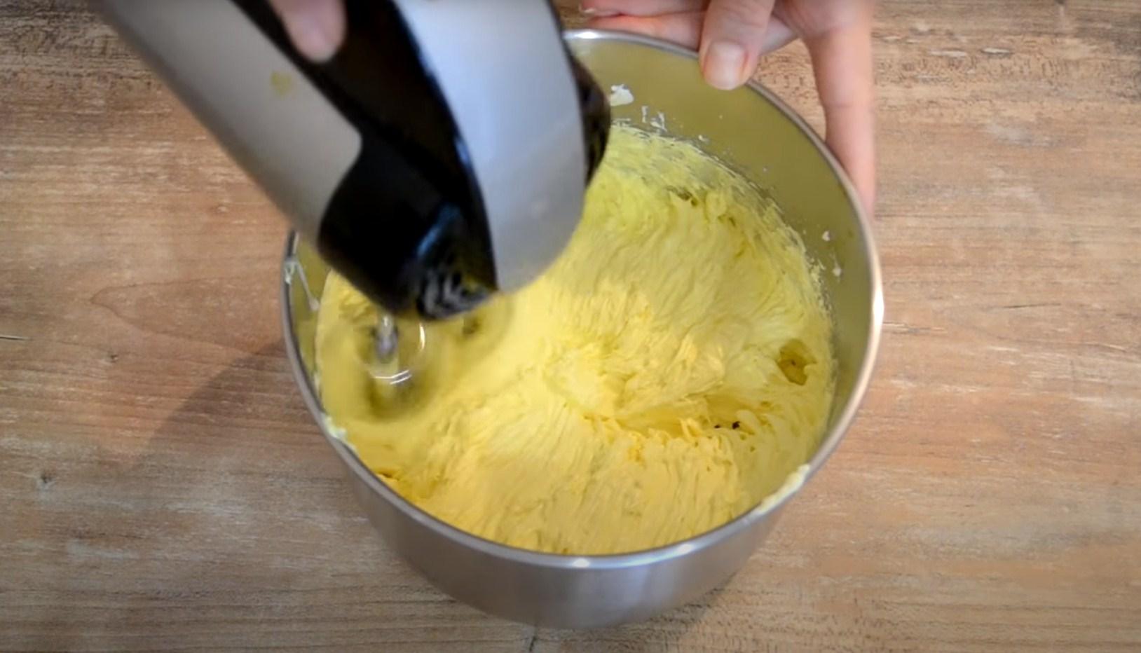 وصفة - كريمة تزيين كعكة ميلك جيرل - الخطوة 4