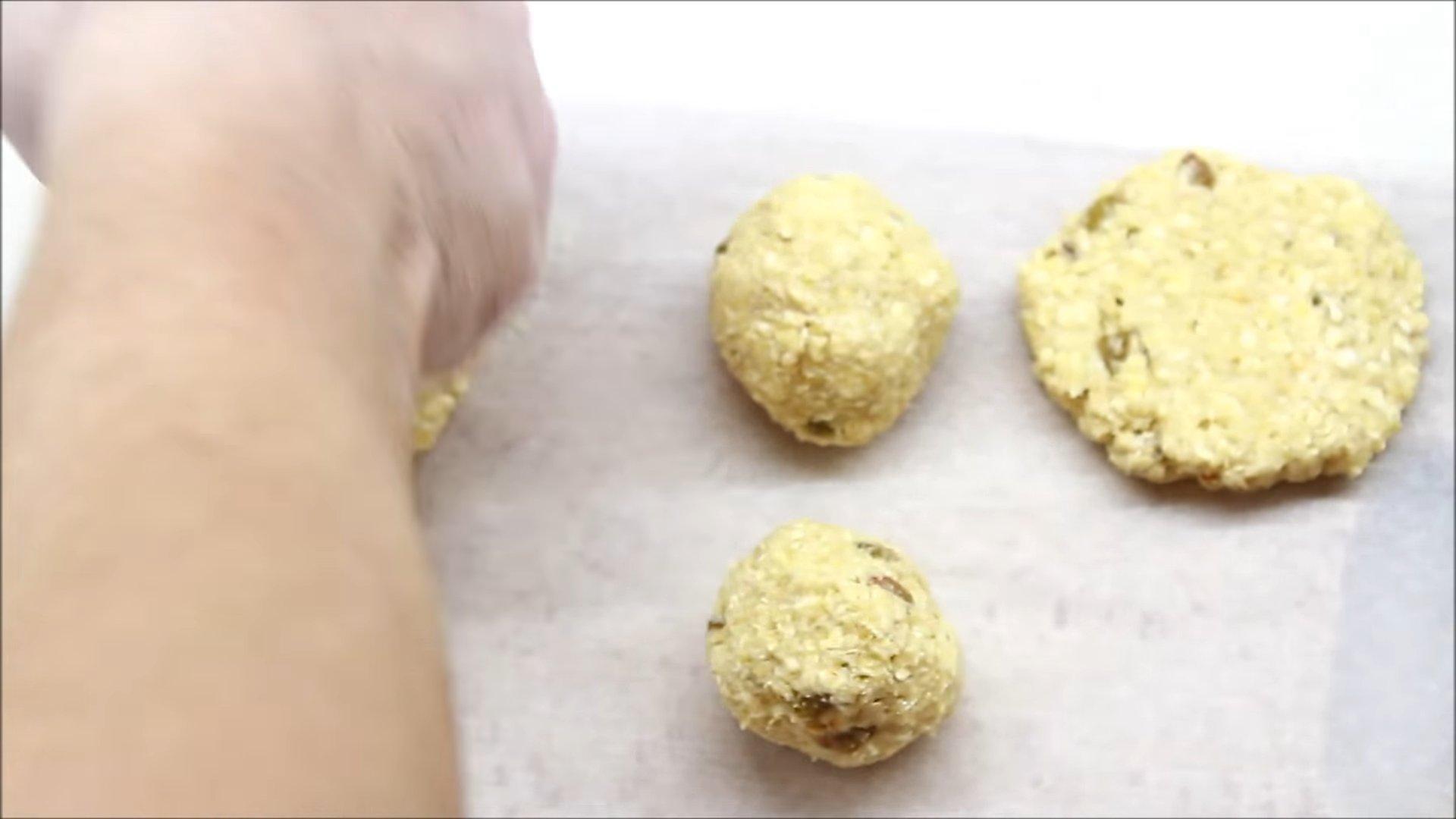 Recepta: una recepta molt senzilla de galetes de civada i panses "com els nens" - Pas 5-2