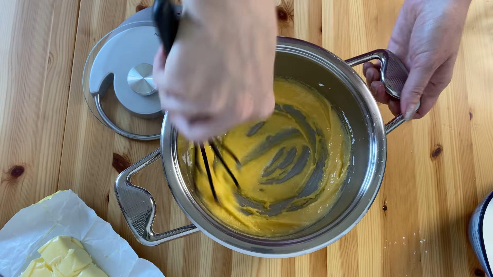 وصفة - كريمة لذيذة من الحليب المكثف والزبدة - الخطوة 3