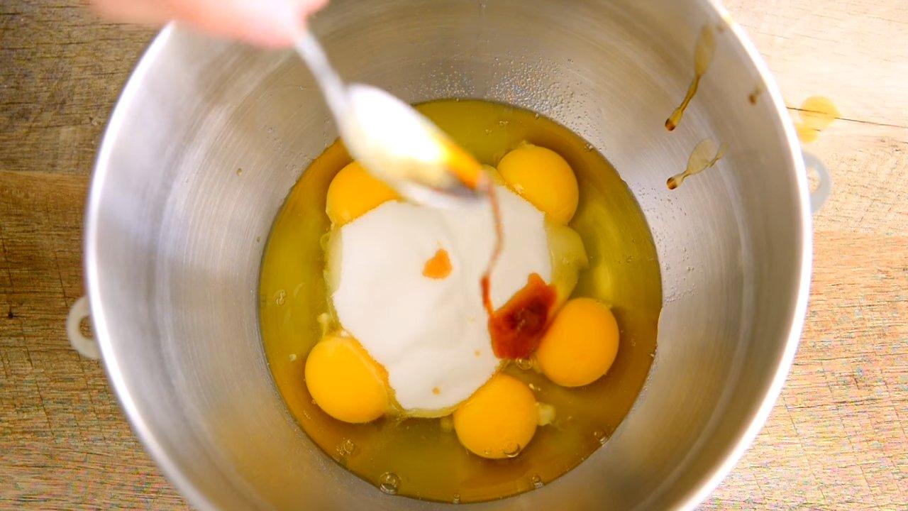 وصفة - كيكة إسفنجية جينواز مع خلاصة الفانيليا - الخطوة 1