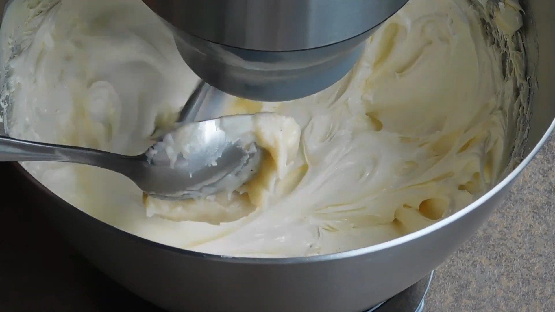 وصفة - كريمة الموز للكب كيك - الخطوة 9