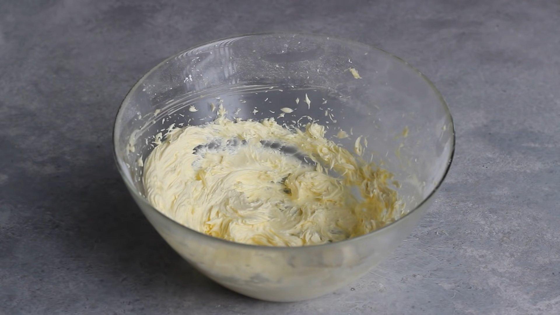 Rezept – Farbiges Frischkäse-Frosting – Schritt 4-2