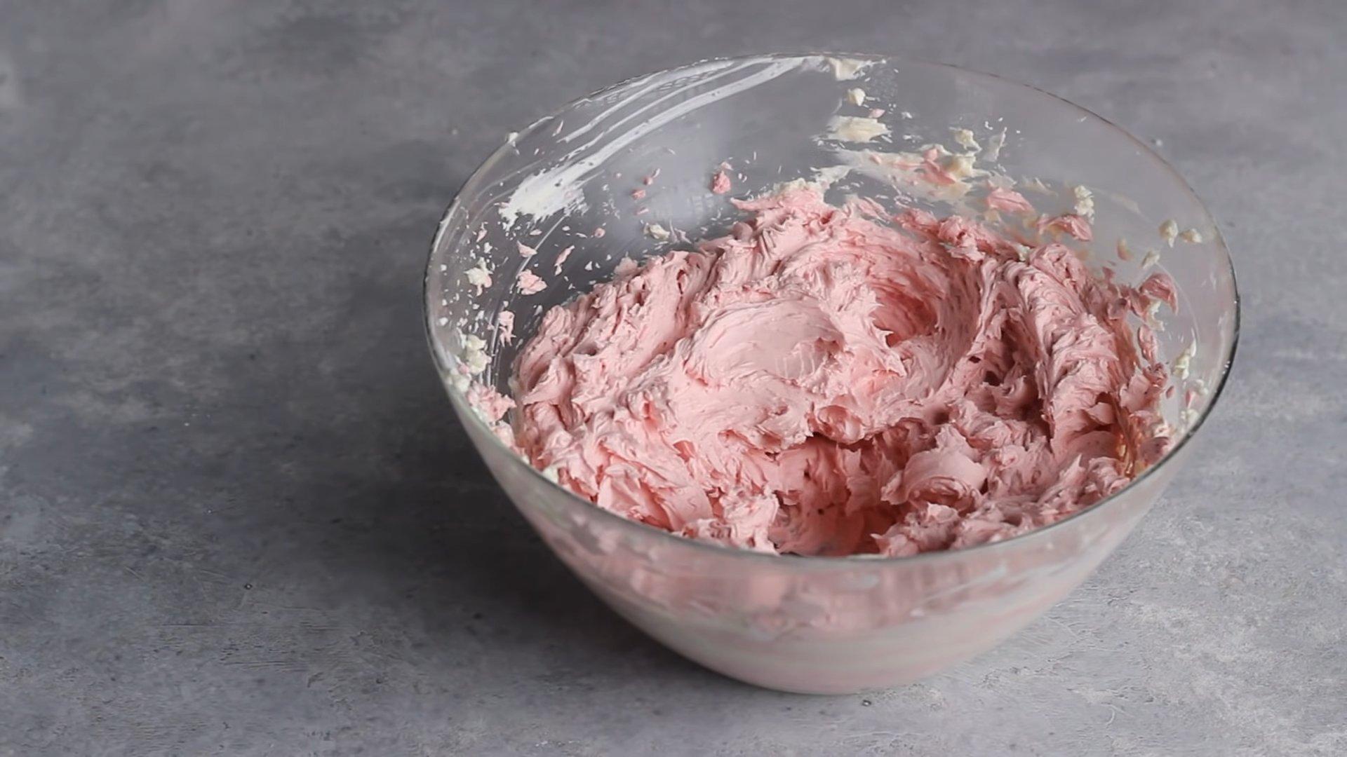 Rezept – Farbiges Frischkäse-Frosting – Schritt 7-2