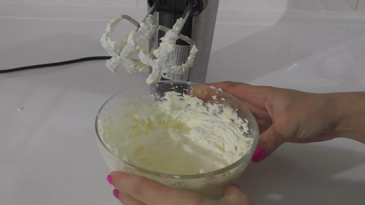 وصفة - كريمة الجبن بالزبدة للكب كيك - الخطوة 2