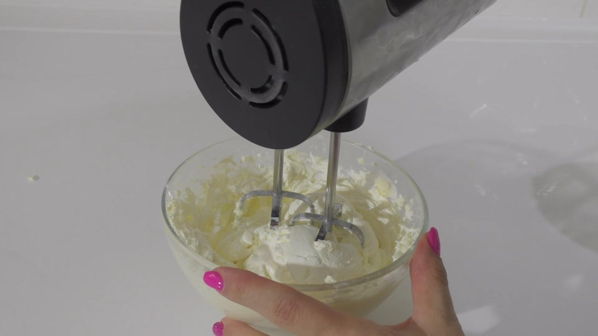 وصفة - كريمة الجبن بالزبدة للكب كيك - الخطوة 3