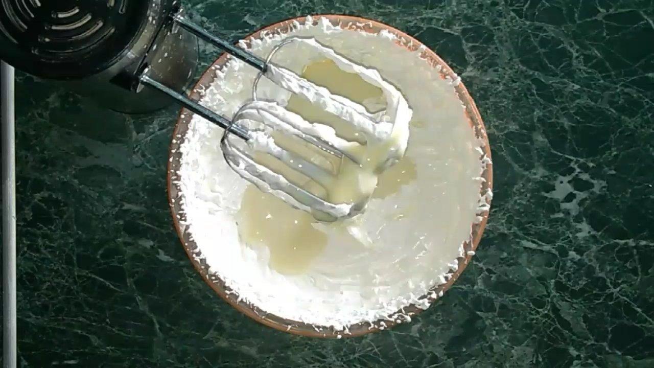 وصفة - كريمة الكريمة والحليب المكثف - الخطوة 6