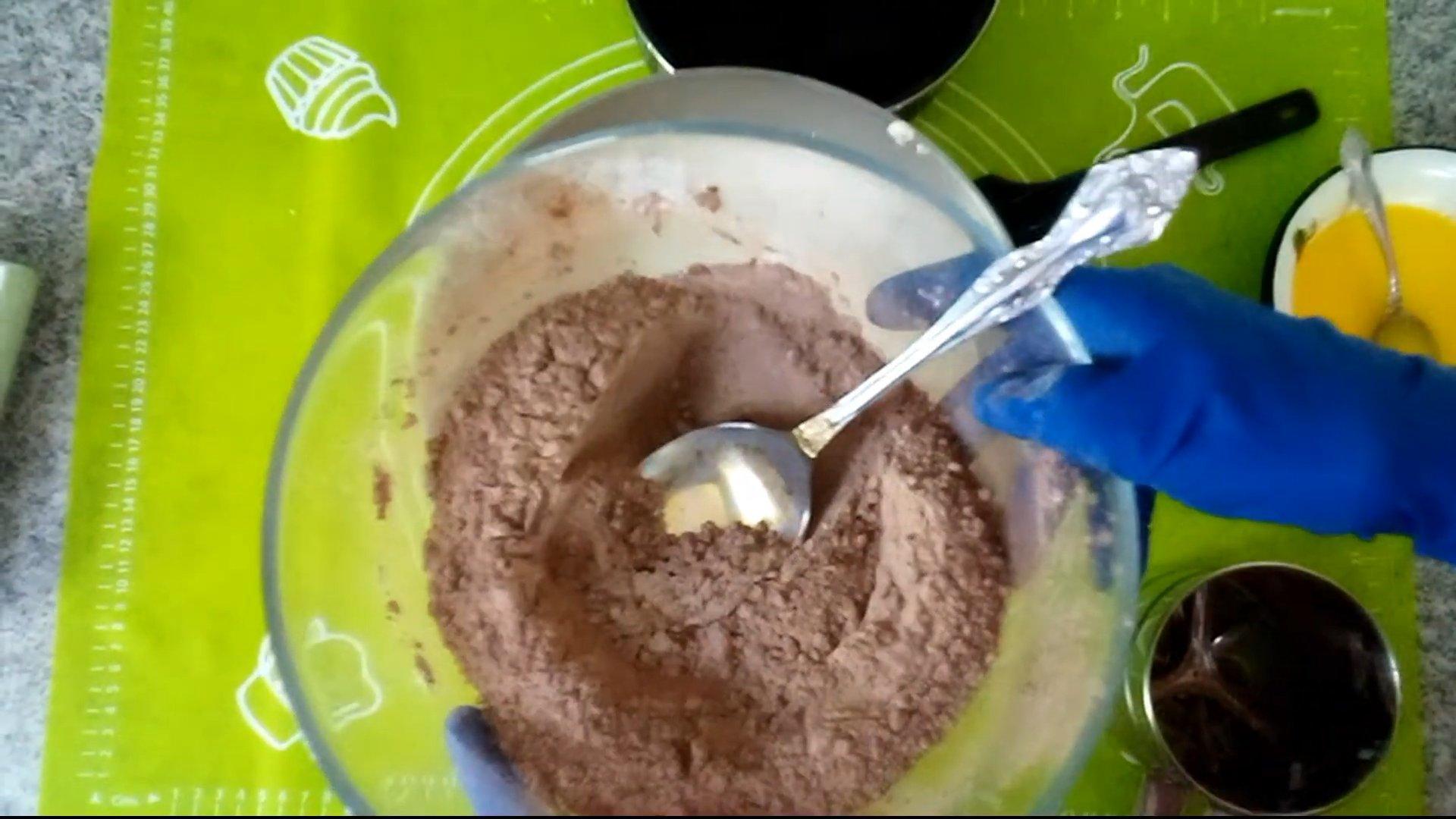 وصفة - كيكة إسفنجية بالشوكولاتة جينواز - الخطوة 4