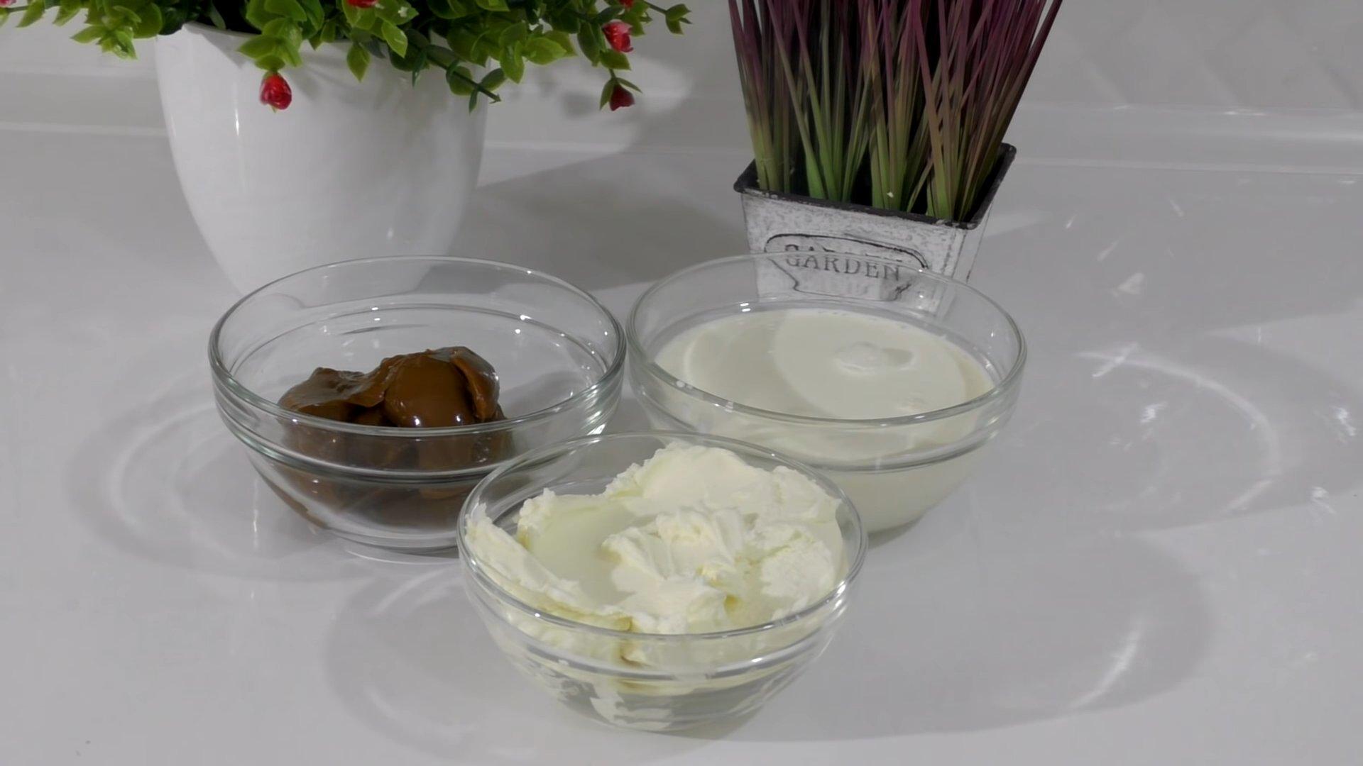 وصفة - كريمة تزيين الكيك بالماسكربون والحليب المكثف - الخطوة 1