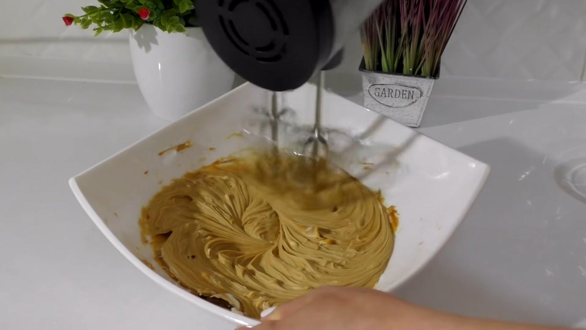 وصفة - كريمة تزيين الكيك بالماسكربون والحليب المكثف - الخطوات 3-2