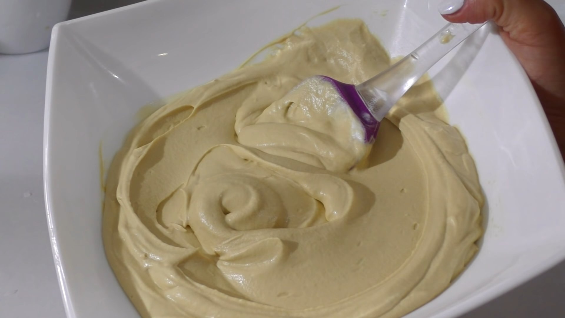 وصفة - كريمة تزيين الكيك بالماسكربون والحليب المكثف - الخطوة 7