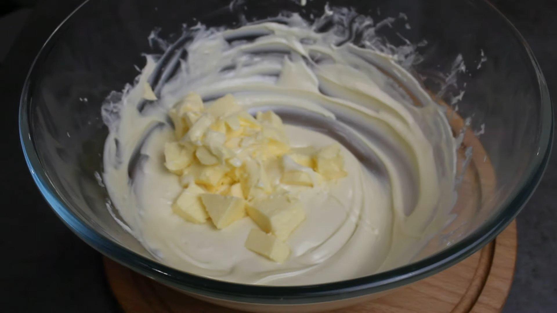 وصفة - تزيين الكيك بغاناش بتأثير الخرسانة - الخطوة 4