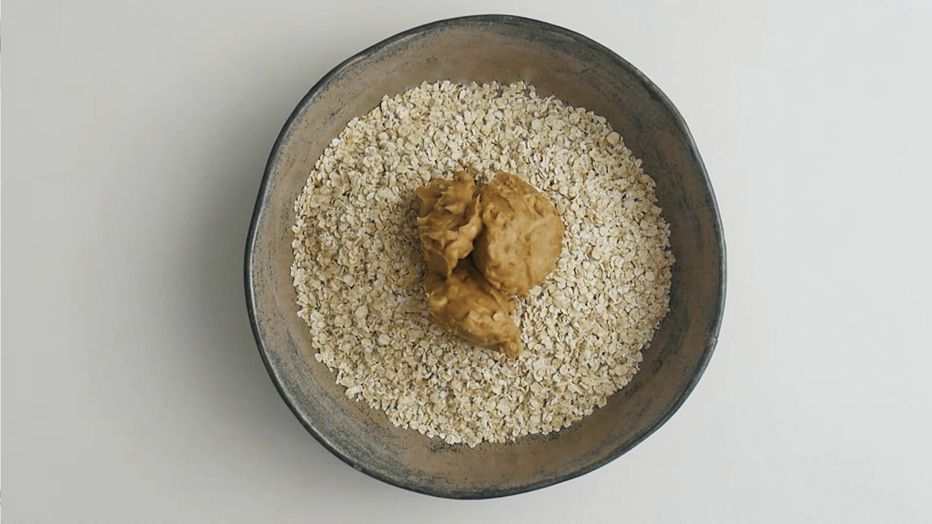 Recepta - Galetes ràpides de civada amb cacau sense forn - Pas 1