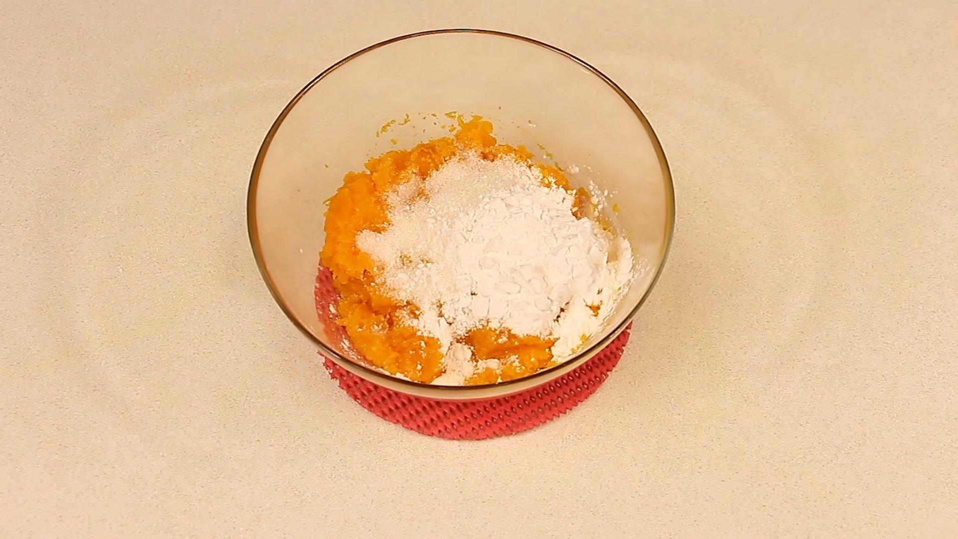 Recepta - Pastís de carbassa amb formatge cottage i pomes - Pas 8