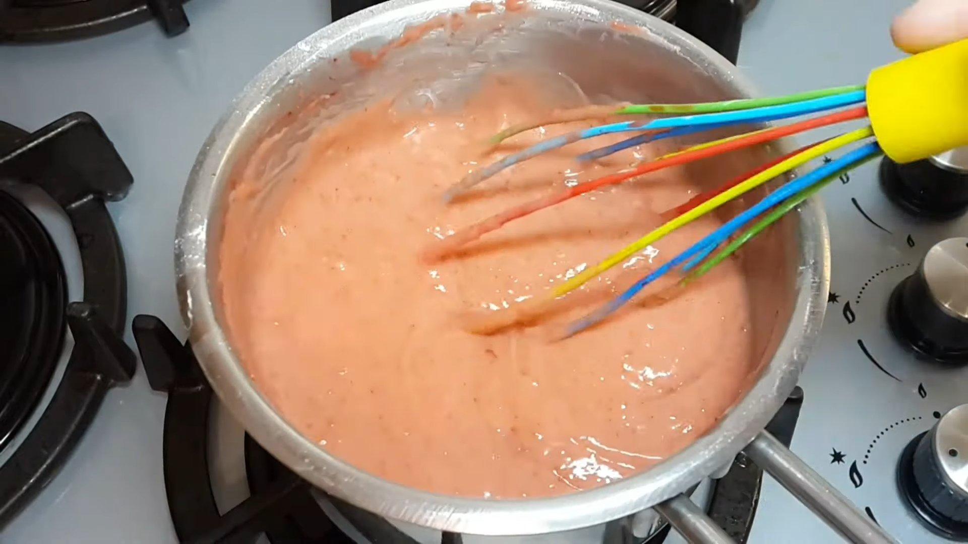 وصفة - كريمة الفراولة لكعكة الفراولة المجمدة - الخطوة 5