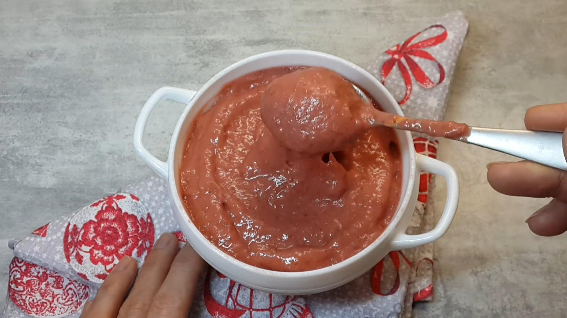 وصفة - كريمة الفراولة لكعكة الفراولة المجمدة - الخطوة 8