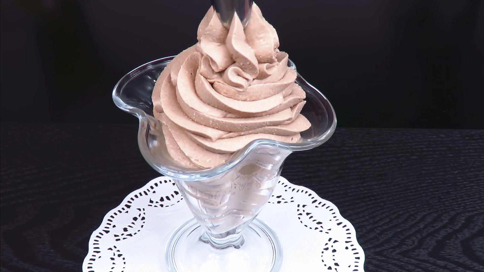 وصفة - كريمة الزبادي اللذيذة للكيك مع الحليب المكثف - الخطوة 7-2