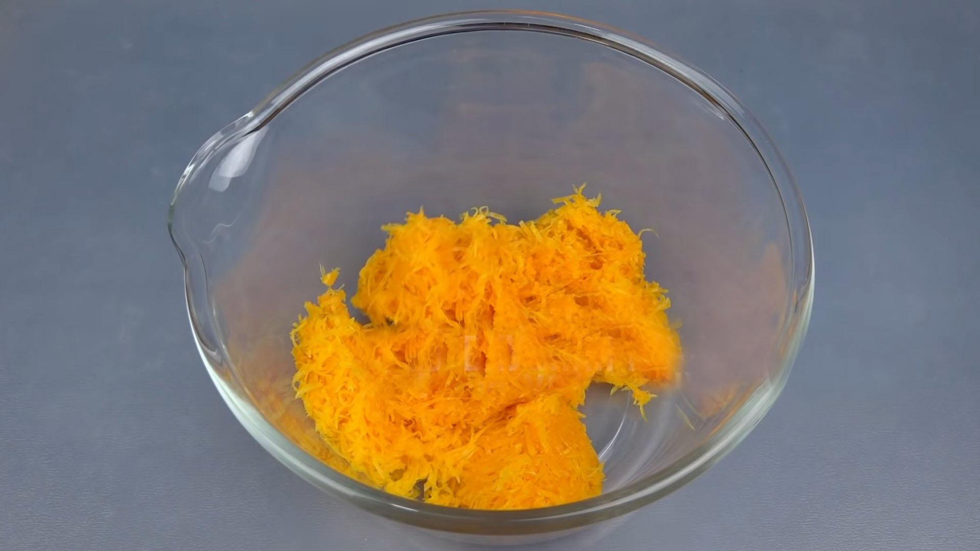 Recepta - Pastís de carbassa i poma amb sèmola - Pas 1