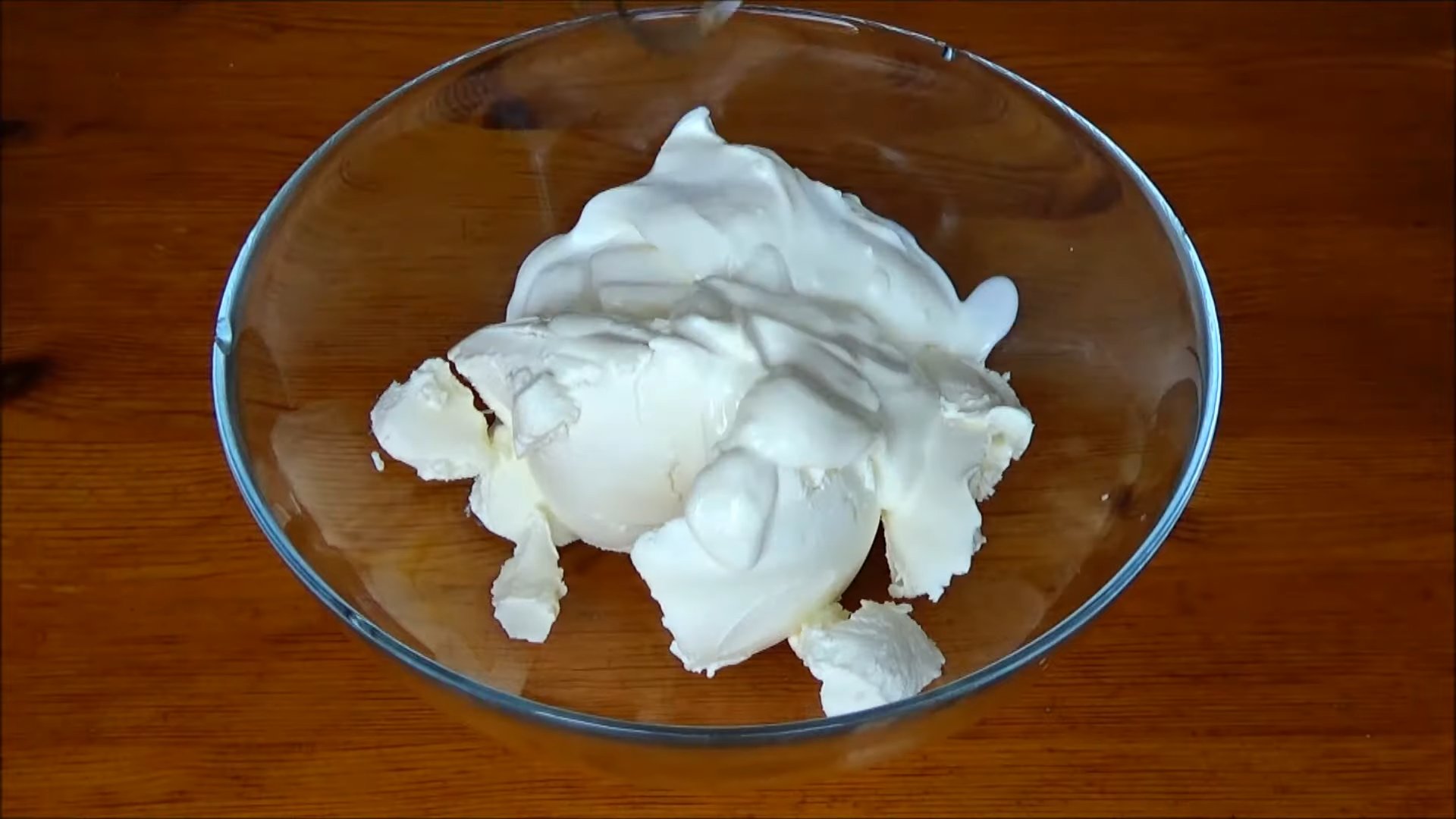 وصفة - كريمة الماسكاربوني اللذيذة مع الكريمة الحامضة - الخطوة 2