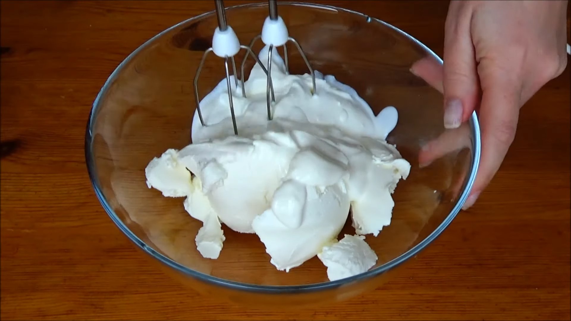 وصفة - كريمة الماسكاربوني اللذيذة مع الكريمة الحامضة - الخطوة 3-1