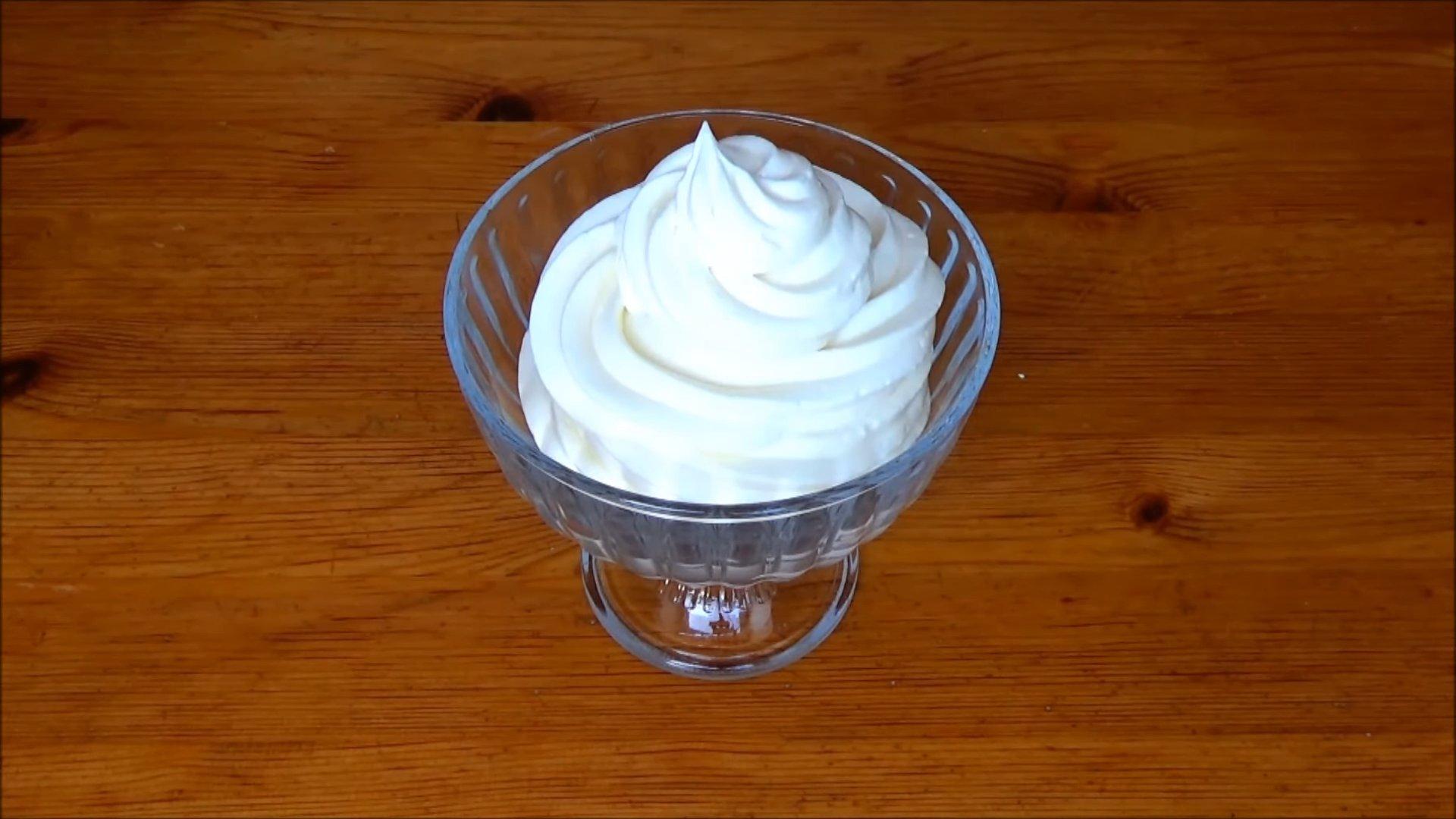 وصفة - كريمة الماسكاربوني اللذيذة مع الكريمة الحامضة - الخطوة 7