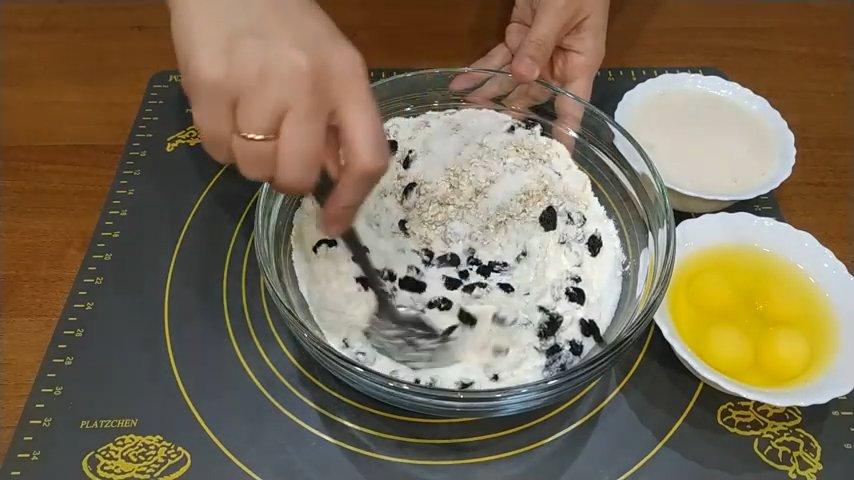 Recepta - Delicioses galetes de civada i panses que es fonen a la boca - Pas 1