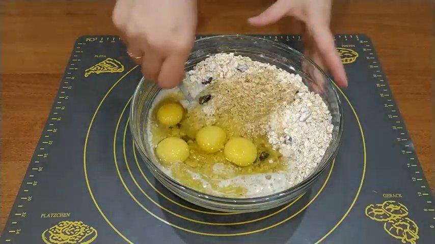 Recepta - Delicioses galetes de civada i panses que es fonen a la boca - Pas 2