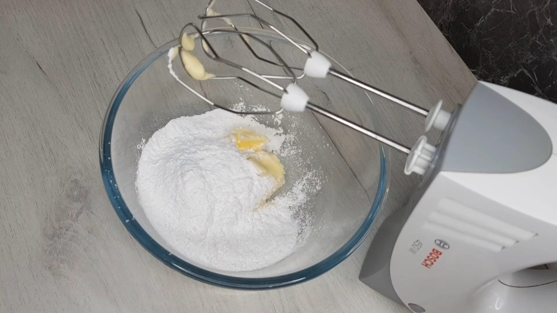 وصفة - كريمة الجبن لتزيين طبقات الكيك - الخطوة 2