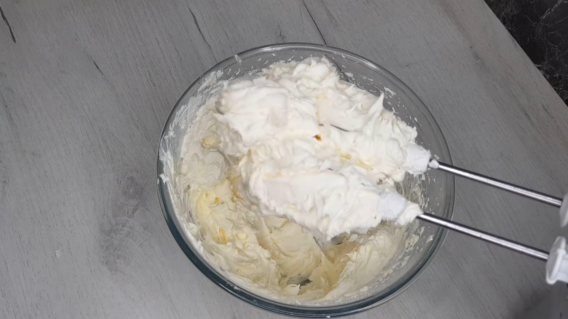 وصفة - كريمة الجبن لتزيين طبقات الكيك - الخطوة 6-1