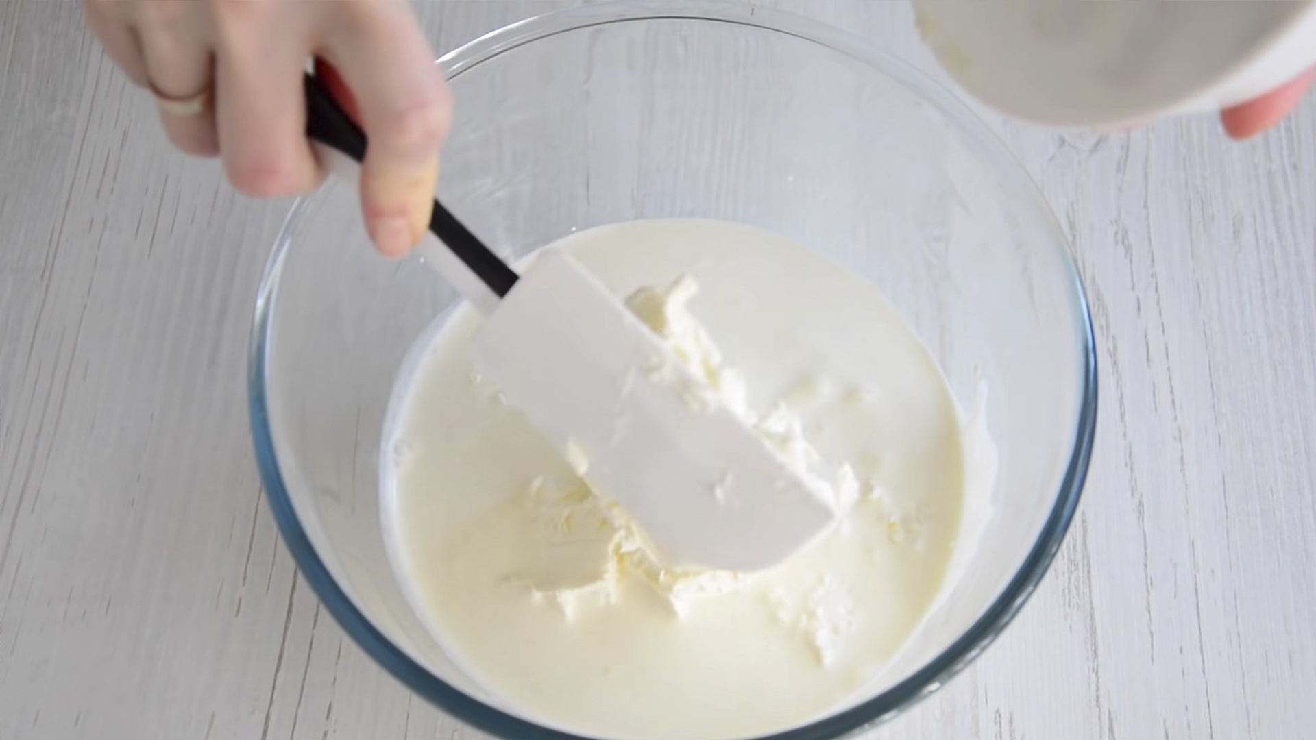 وصفة كريمة الماسكاربوني للتيراميسو - الخطوة 3