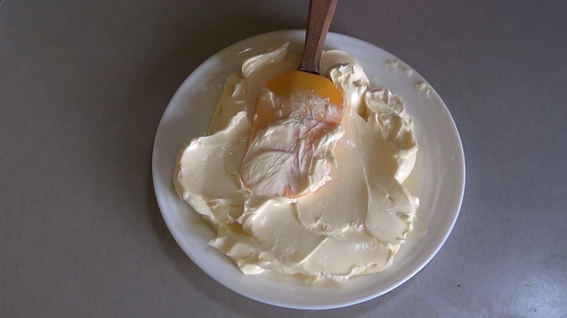 وصفة - كريمة زبدة غنية بالبروتين لتغطية الكيك - الخطوة 4-2