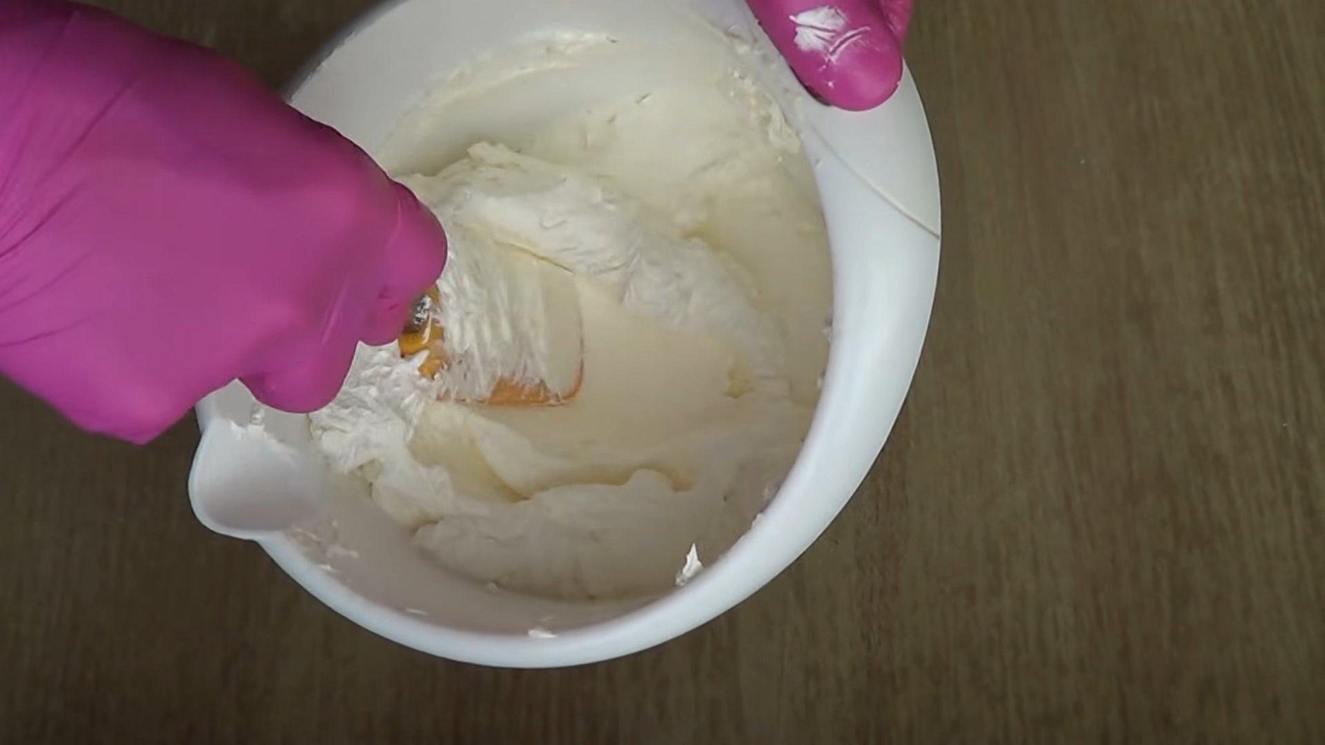 وصفة - كريمة زبدة غنية بالبروتين لتغطية الكيك - الخطوة 7-1