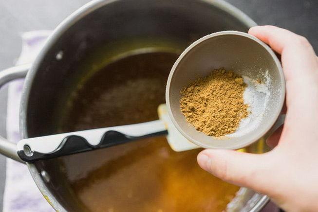 طريقة عمل كعكات الزنجبيل - الخطوة 3