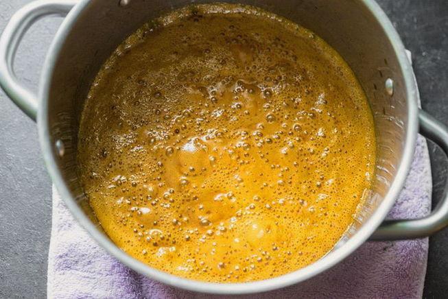 طريقة عمل كعكات الزنجبيل - الخطوة 4