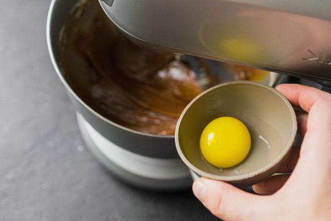 طريقة عمل كعكات الزنجبيل - الخطوة 6