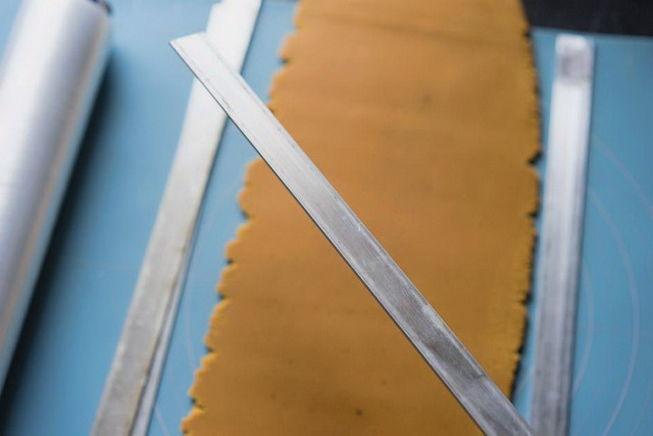 طريقة عمل كعكات الزنجبيل - الخطوة 8